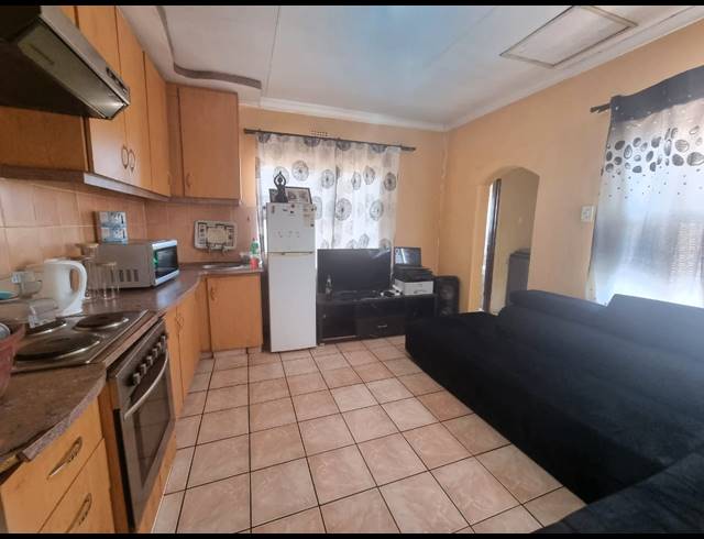 1 BEDROOM HOUSE FOR SALE IN HENLEY ON KLIP